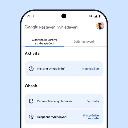 Obrázek nastavení Vyhledávání Google na obrazovce chytrého telefonu, včetně nastavení historie vyhledávání, personalizace vyhledávání a Bezpečného vyhledávání.