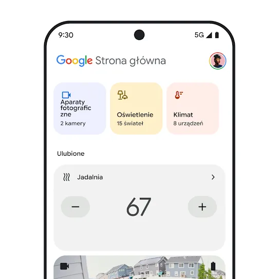 Ilustracja przedstawiająca ekran smartfona z otwartą aplikacją Google Home, w której widać panel z informacjami o kamerach monitoringu, oświetleniu oraz ogrzewaniu i klimatyzacji. 