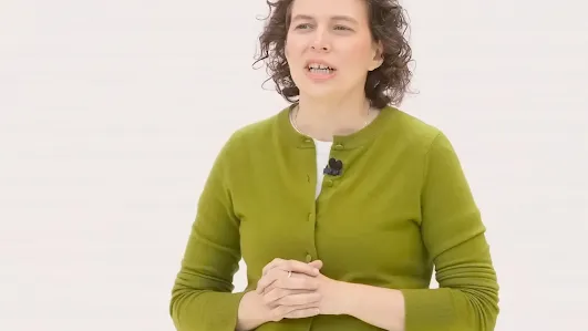 Photo of Liz Reid speaking