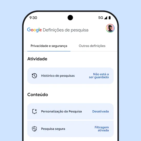Imagem das definições da Pesquisa Google no ecrã de um smartphone, incluindo definições para o histórico da Pesquisa, a Personalização da Pesquisa e a Pesquisa segura.