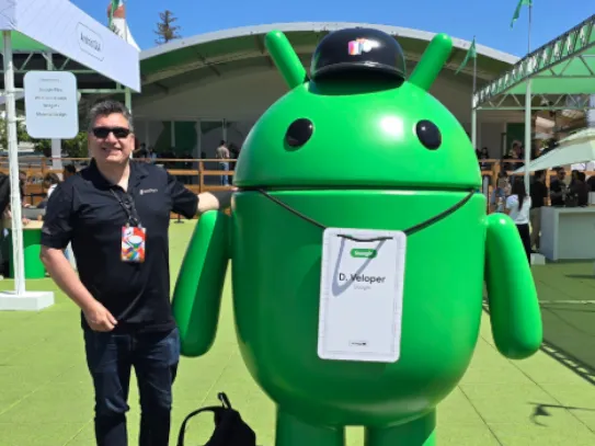 Pablo with Android figure